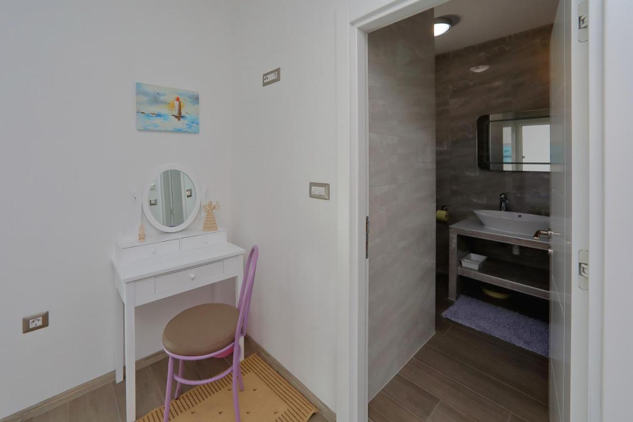 Apartmani Marina S Pogledom, Sukošan エクステリア 写真