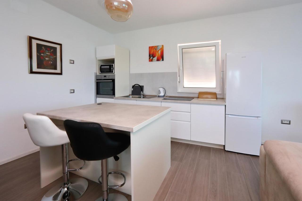 Apartmani Marina S Pogledom, Sukošan エクステリア 写真
