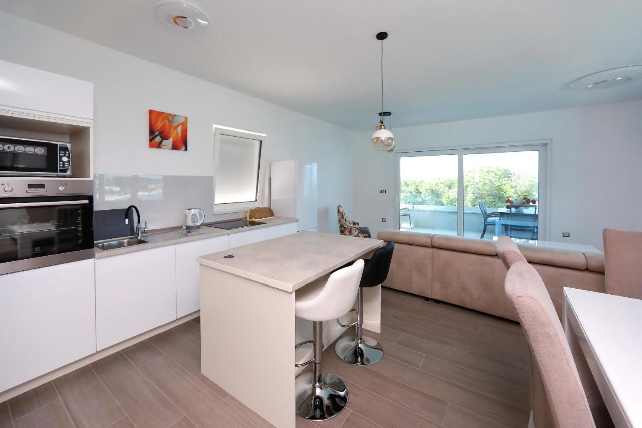 Apartmani Marina S Pogledom, Sukošan エクステリア 写真