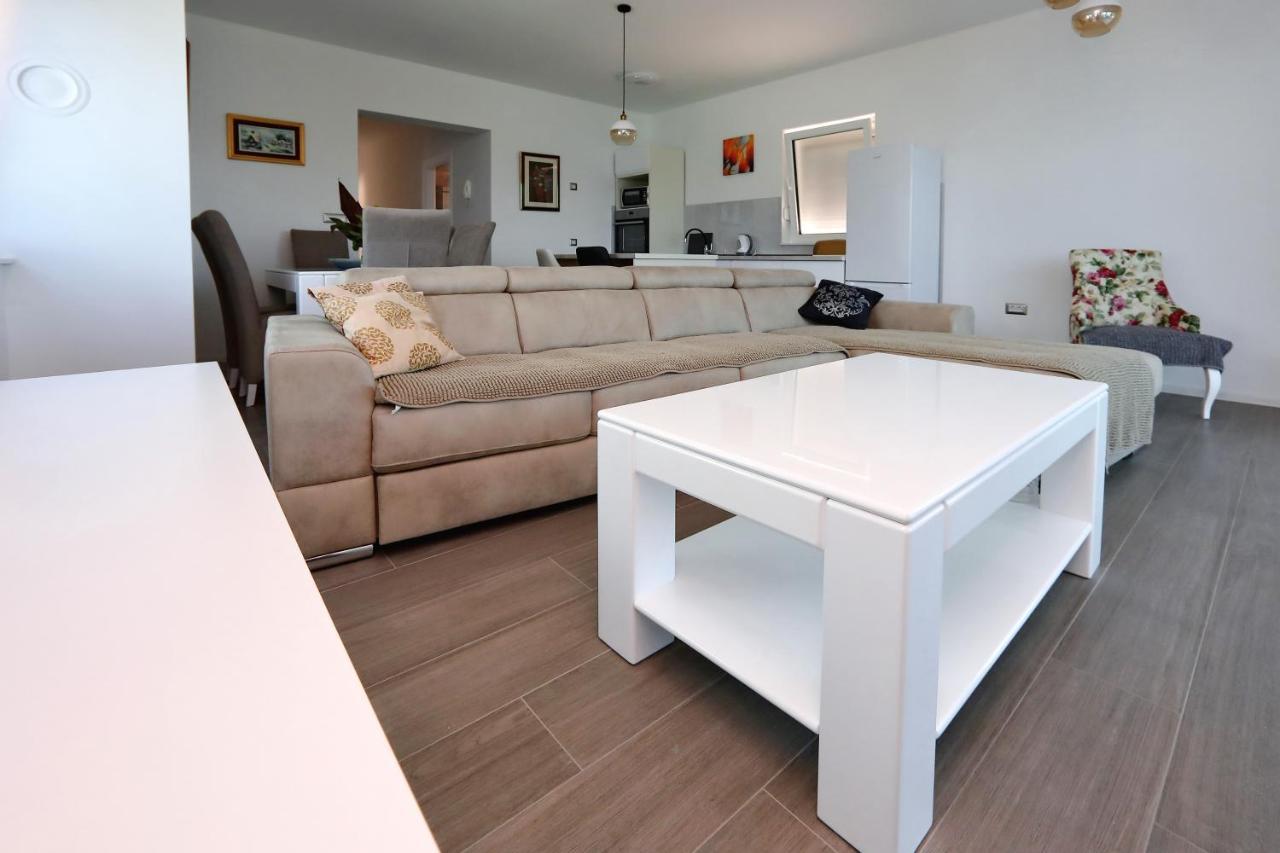 Apartmani Marina S Pogledom, Sukošan エクステリア 写真