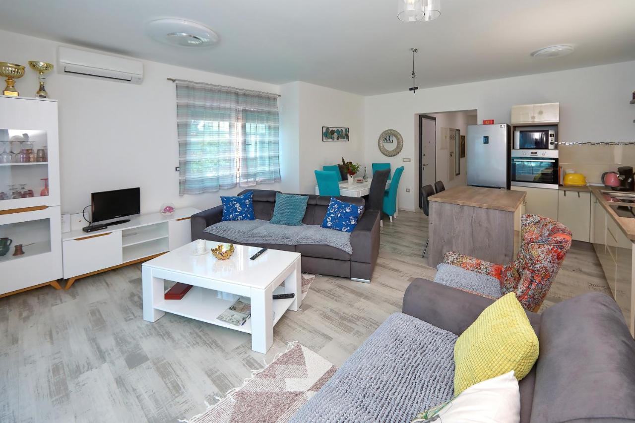 Apartmani Marina S Pogledom, Sukošan エクステリア 写真