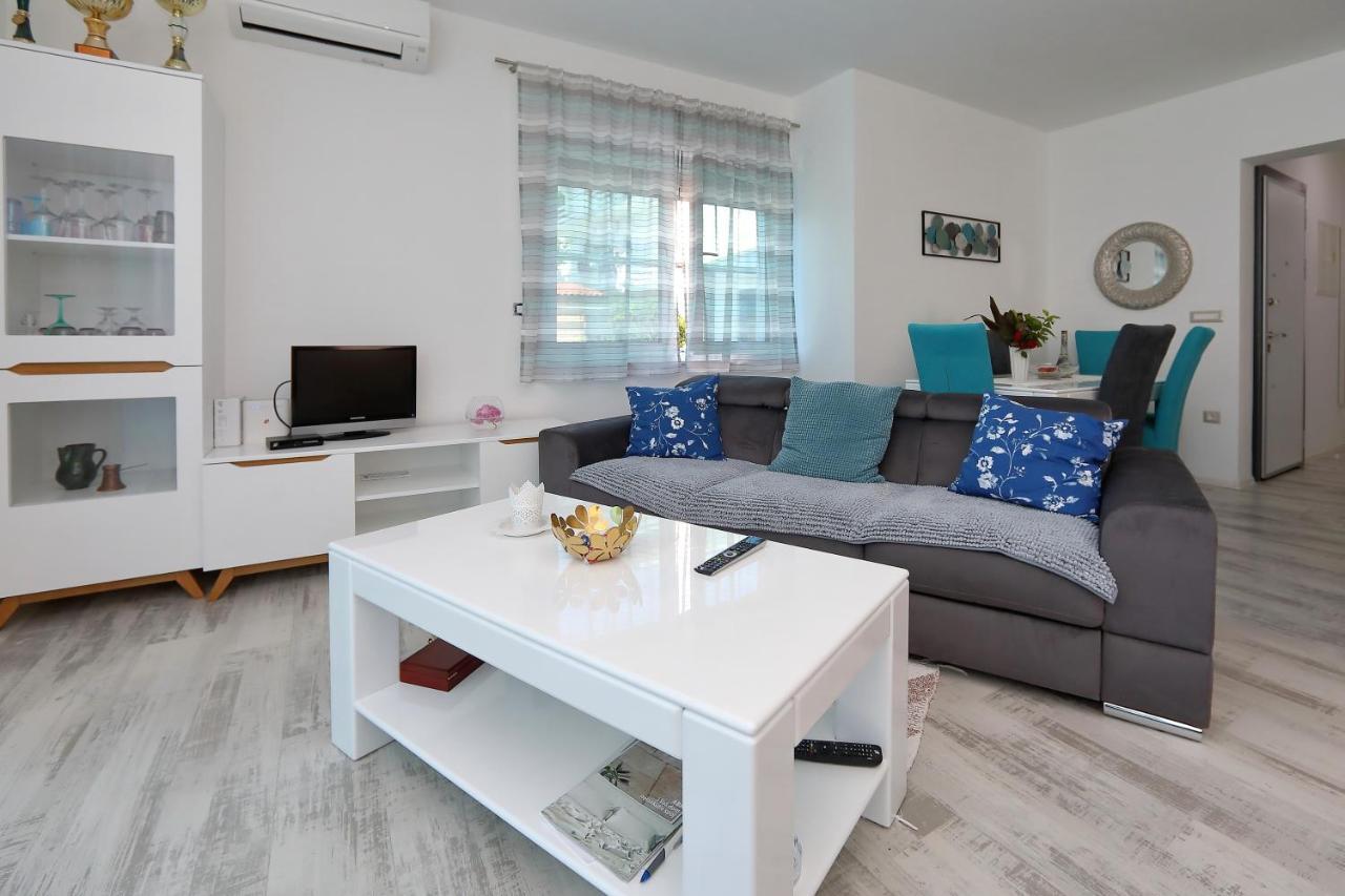 Apartmani Marina S Pogledom, Sukošan エクステリア 写真