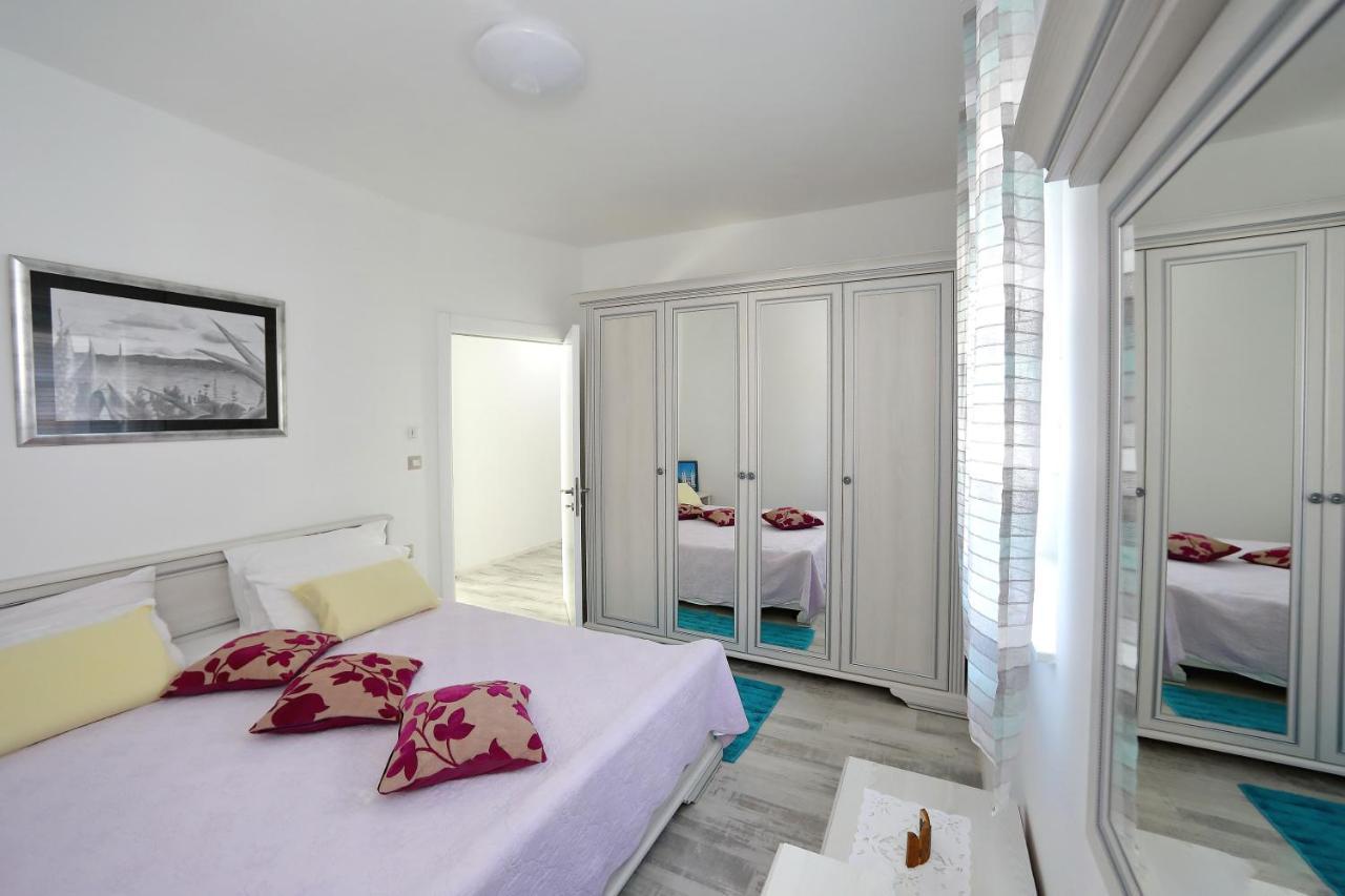 Apartmani Marina S Pogledom, Sukošan エクステリア 写真