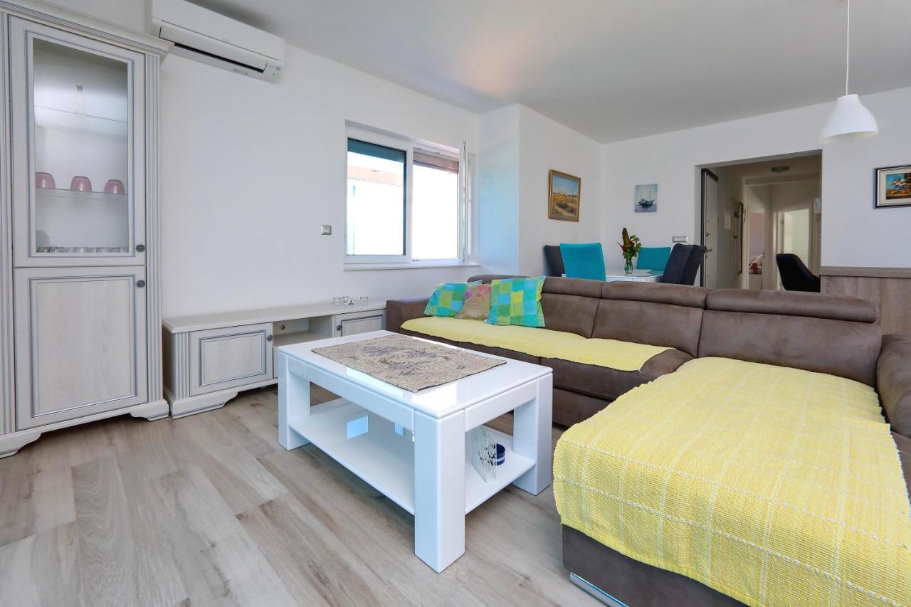 Apartmani Marina S Pogledom, Sukošan エクステリア 写真