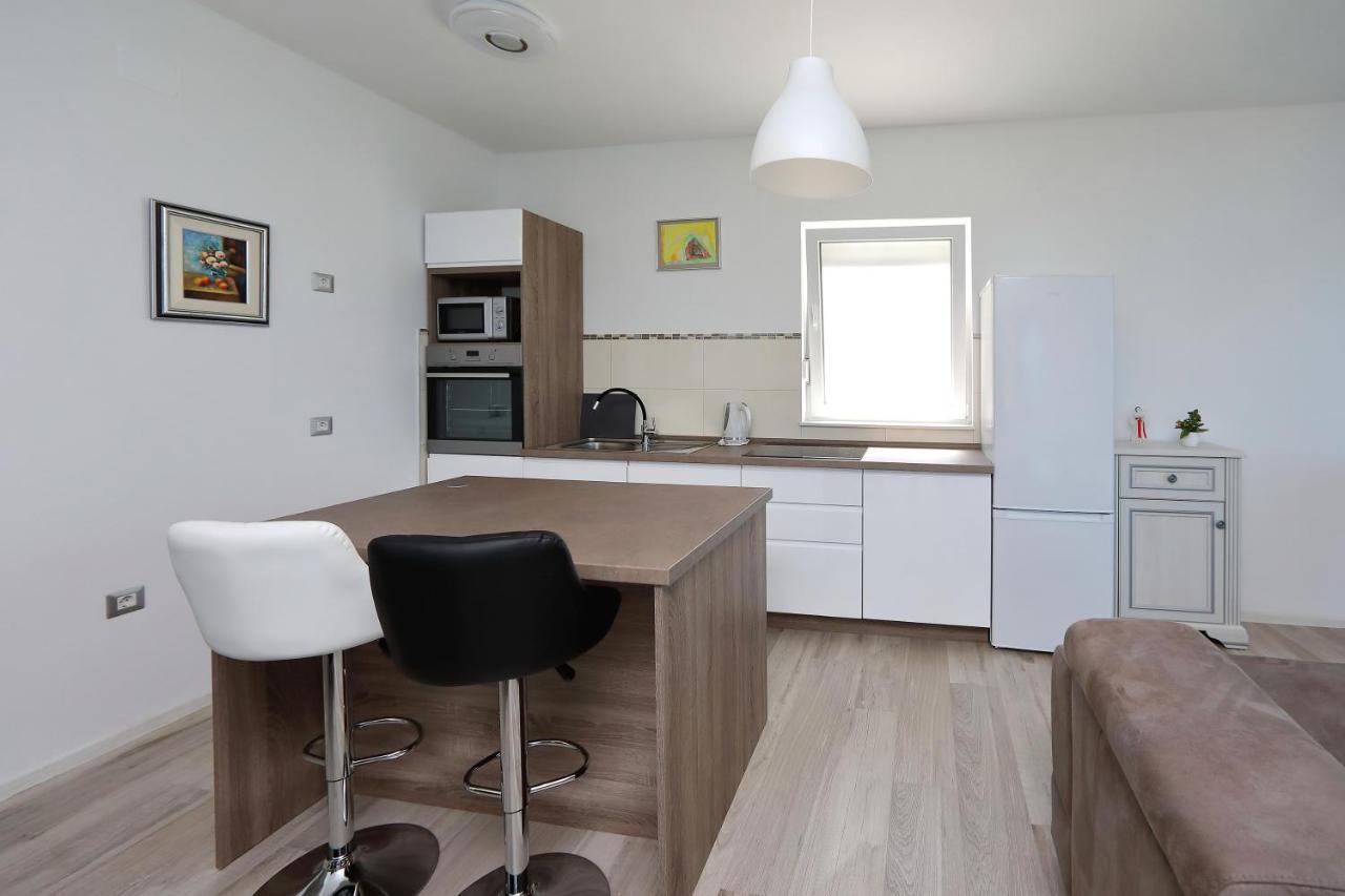Apartmani Marina S Pogledom, Sukošan エクステリア 写真